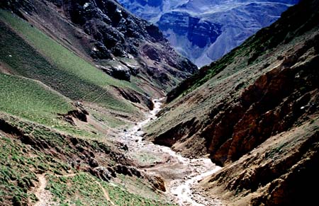 F_993CR30-3_Relinchos_Valley