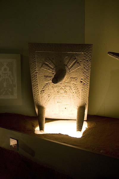 F_IMG_1401_3_legged_Stone_Artefact_at_Museum