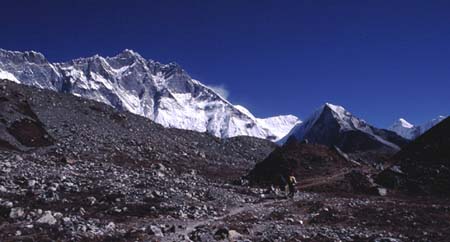 A_983CR22-02_ISLAND_UNDER_LHOTSE