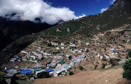 H_983CR19-16_NAMCHE_BAZAR