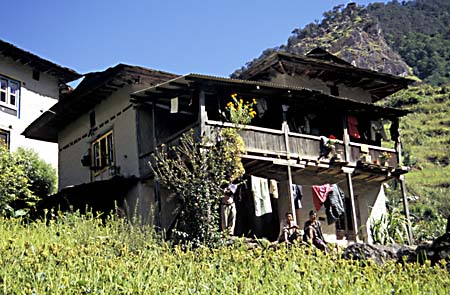B_1033CR41-13_Chottis_House_Simigoan