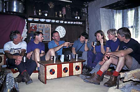 C_1033CR40-33_Tea_with_Chotti