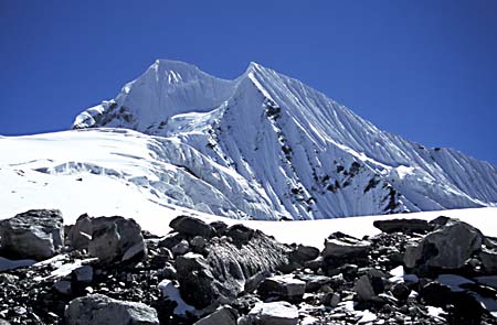 G_1033CR46-10_Chekigo_from_below