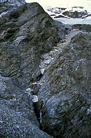 1033CR52-10_Gully_above_Noisy_Knob